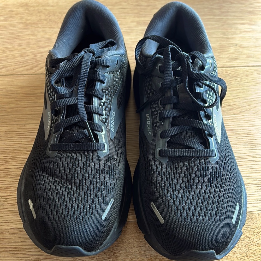 Woman’s Brooks Ghost 14 in Black in Size 8.5 (EU 40)